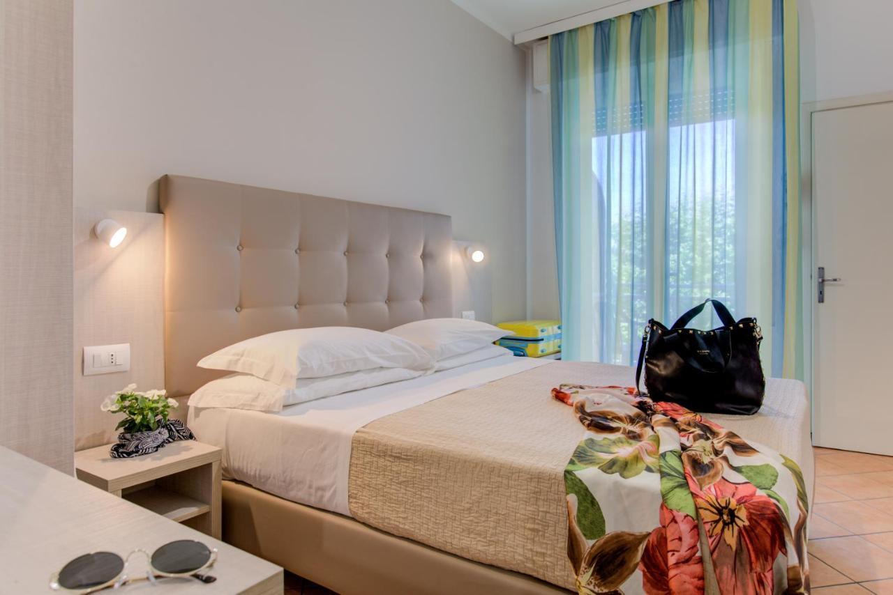 Hotel Cimarosa Riccione Eksteriør billede