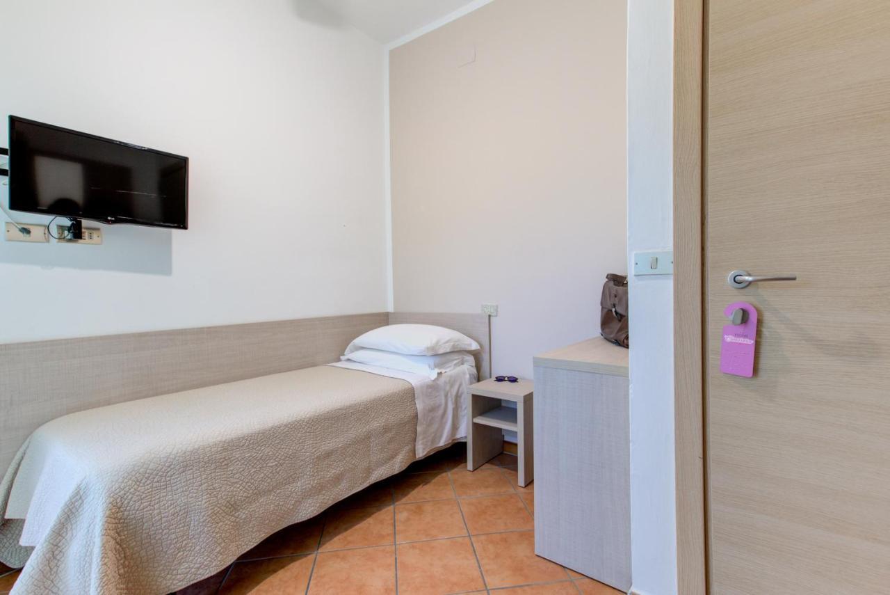 Hotel Cimarosa Riccione Værelse billede